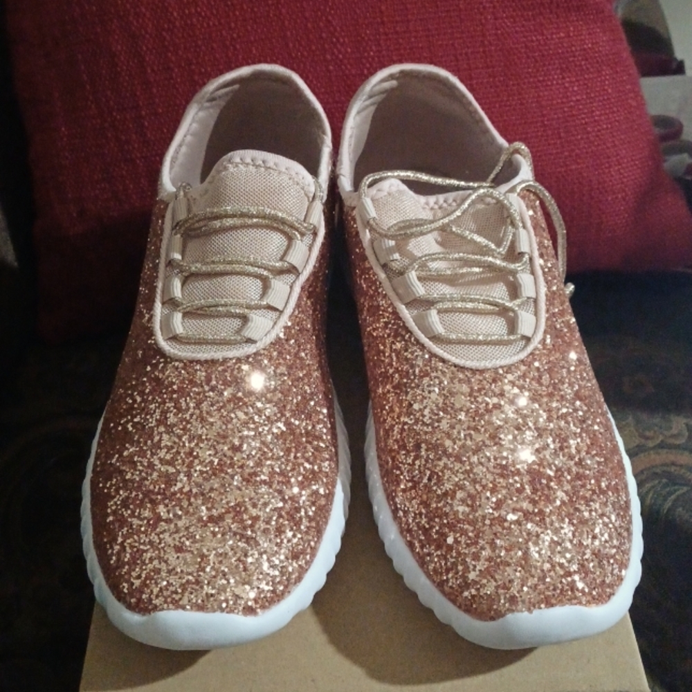 Size 9 Women, Roxy Rose, sparkly tennis shoes